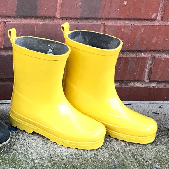 gap rain boots